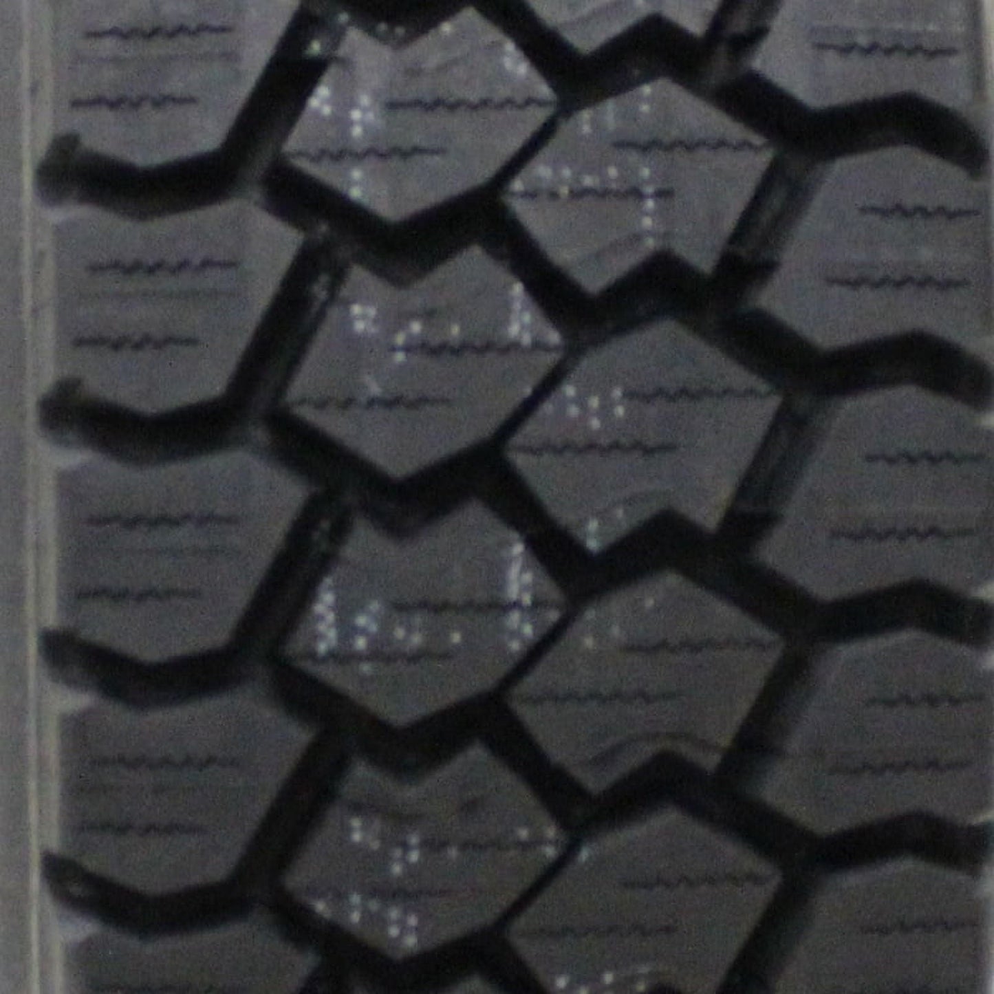 245/70R19.5 133L G commercial tyre